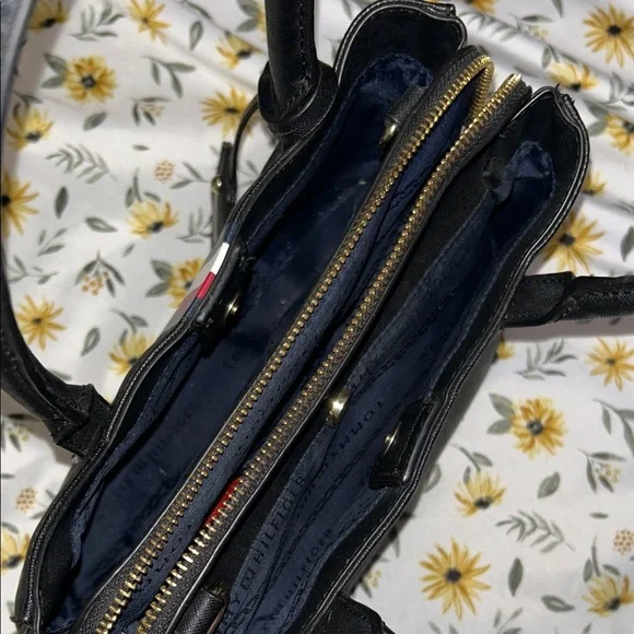 Tommy Hilfiger Black Cleo Small Satchel Red White Blue - Picture 7 of 10